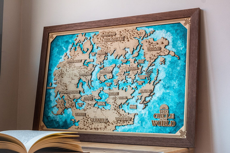 Mapa en madera de diferentes sagas - Miura Vault